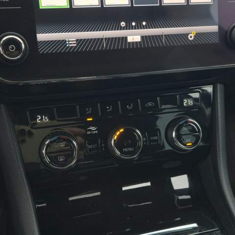 Skoda Superb III 2018 — zdjęcie 33