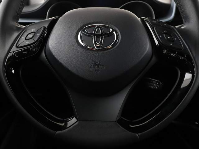 Toyota C-HR I facelifting 2020 — zdjęcie 21