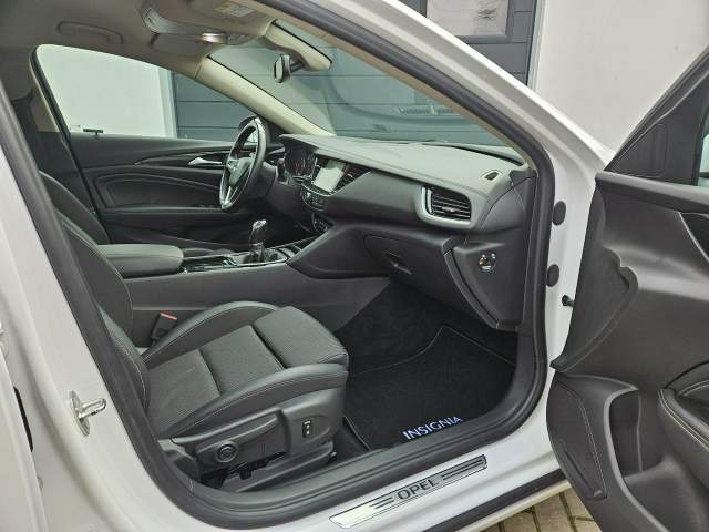 Opel Insignia I facelifting 2017 — zdjęcie 30