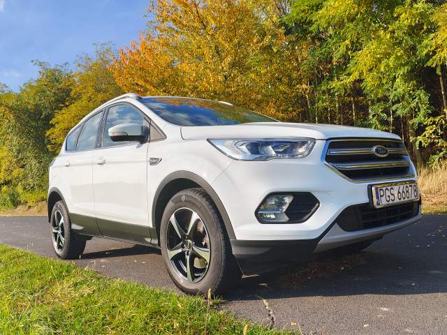 Ford Kuga II facelifting 2019 — zdjęcie 18
