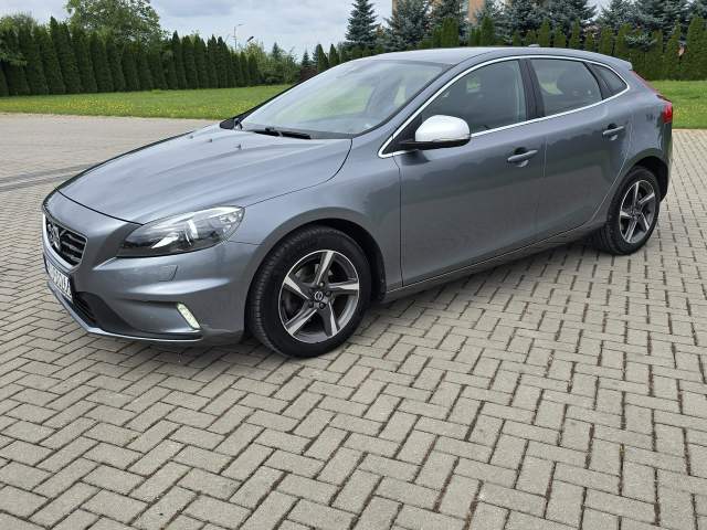 Volvo V40 II 2015 — zdjęcie 9
