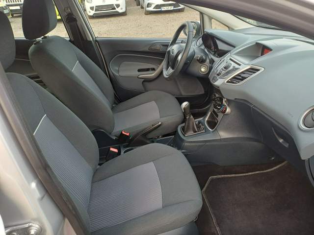 Ford Fiesta Mk6 facelifting 2014 — zdjęcie 11