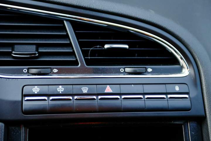 Peugeot 5008 I facelifting 2014 — zdjęcie 20
