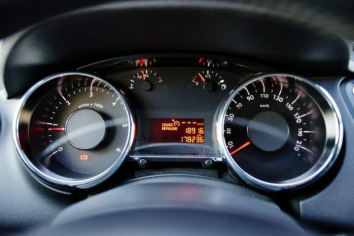 Peugeot 5008 I facelifting 2014 — zdjęcie 17