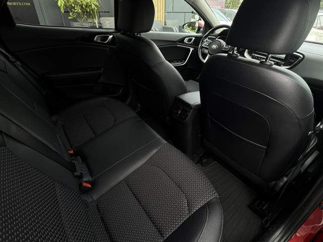 Kia XCeed I 2021 — zdjęcie 17