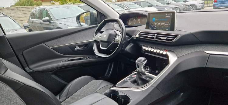 Peugeot 3008 II 2018 — zdjęcie 32