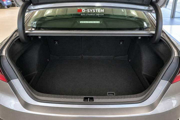 Toyota Camry VIII (XV70) 2021 — zdjęcie 11