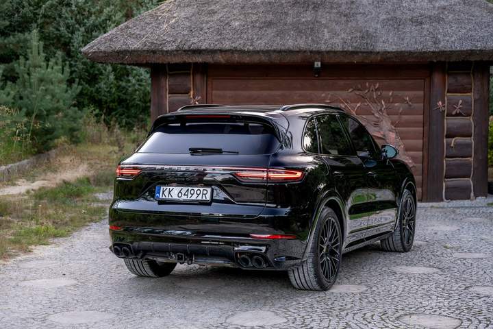 Porsche Cayenne III 2022 — zdjęcie 30