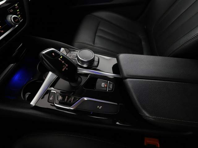 BMW 5 serii VI (F10/F11/F07) facelifting 2017 — zdjęcie 28
