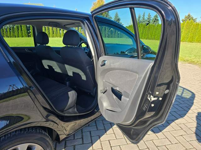 Opel Corsa D facelifting I 2010 — zdjęcie 19