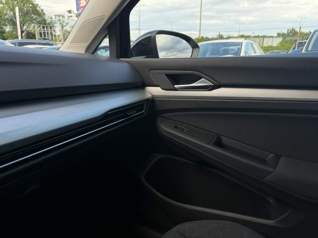 Volkswagen Golf VIII 2021 — zdjęcie 30