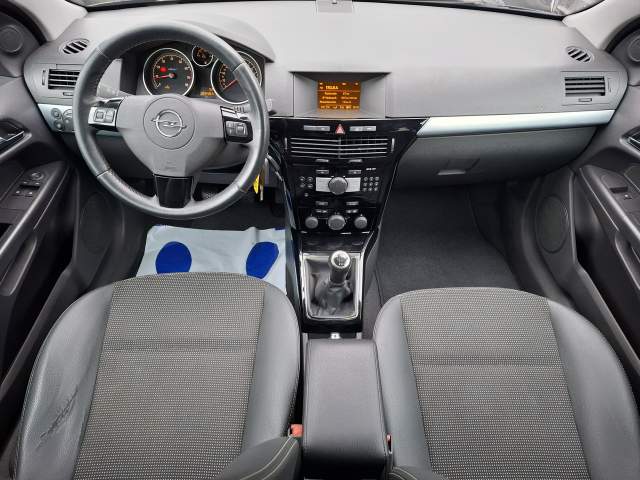 Opel Astra H facelifting 2009 — zdjęcie 11
