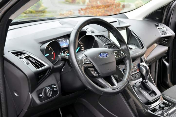 Ford Kuga II facelifting 2017 — zdjęcie 21