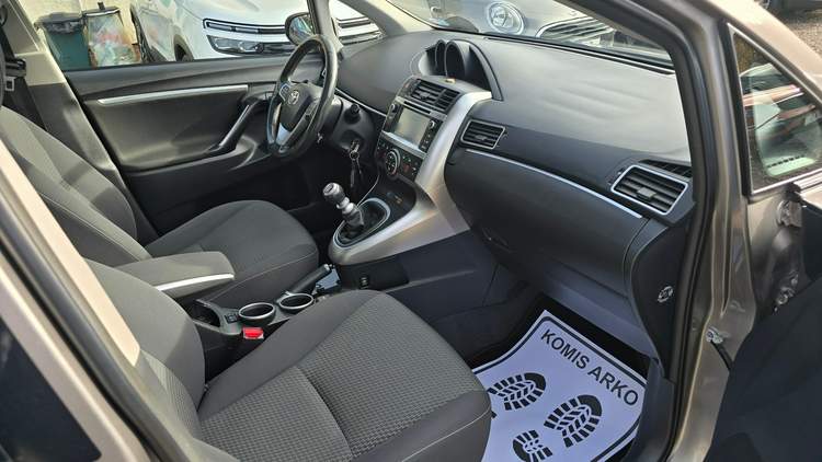 Toyota Verso I facelifting 2014 — zdjęcie 13