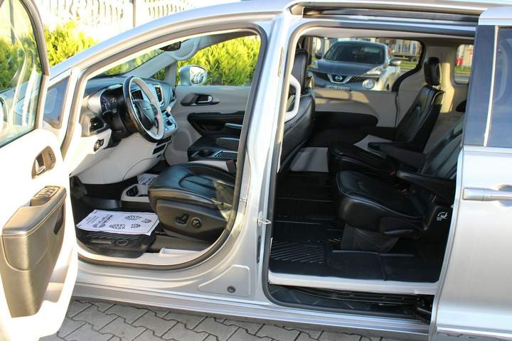 Chrysler Pacifica RU 2018 — zdjęcie 22