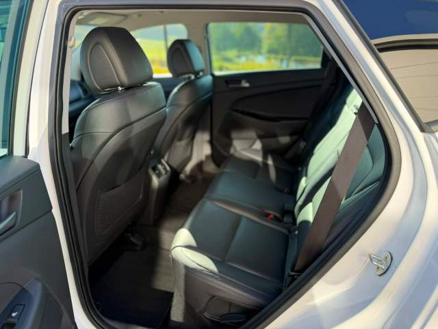 Hyundai Tucson III 2016 — zdjęcie 13