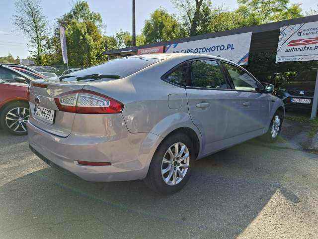 Ford Mondeo IV facelifting 2011 — zdjęcie 12