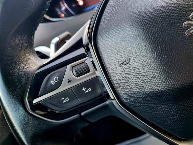 Peugeot 3008 II facelifting 2023 — zdjęcie 17
