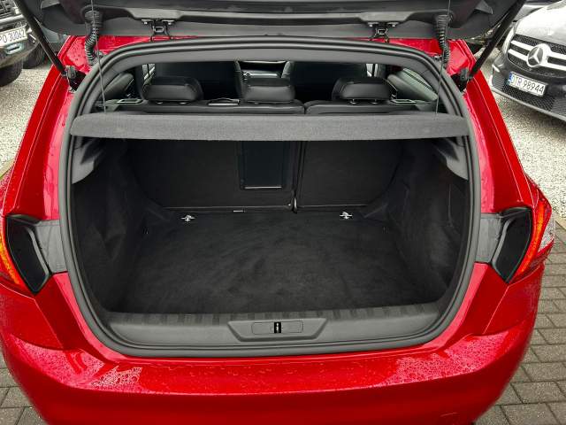 Peugeot 308 II facelifting 2018 — zdjęcie 12