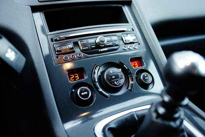 Peugeot 5008 I facelifting 2014 — zdjęcie 16