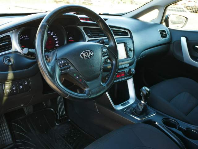 Kia Ceed II facelifting 2016 — zdjęcie 15
