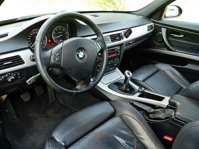 BMW 3 serii V (E90/E91/E92/E93) facelifting 2008 — zdjęcie 17