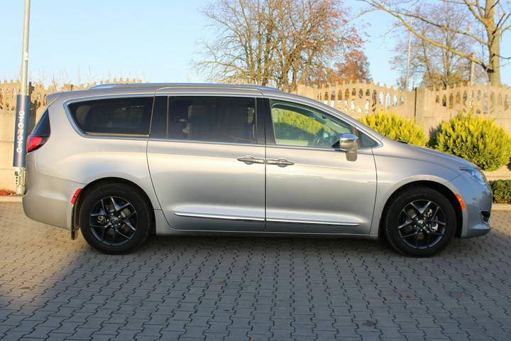Chrysler Pacifica RU 2018 — zdjęcie 31