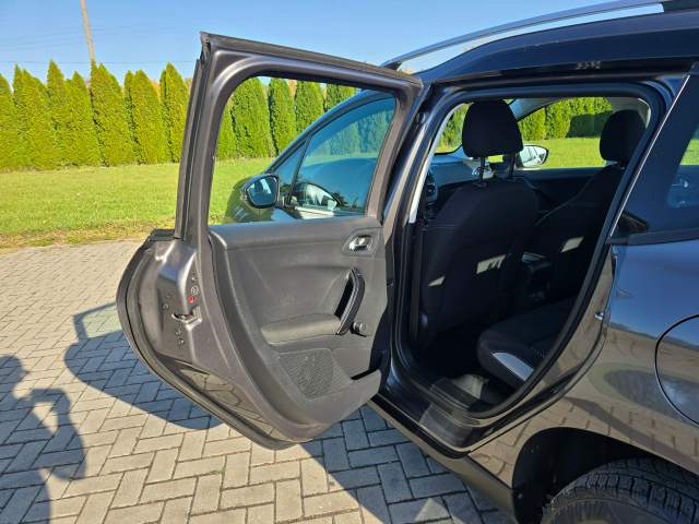 Peugeot 2008 I facelifting 2016 — zdjęcie 17