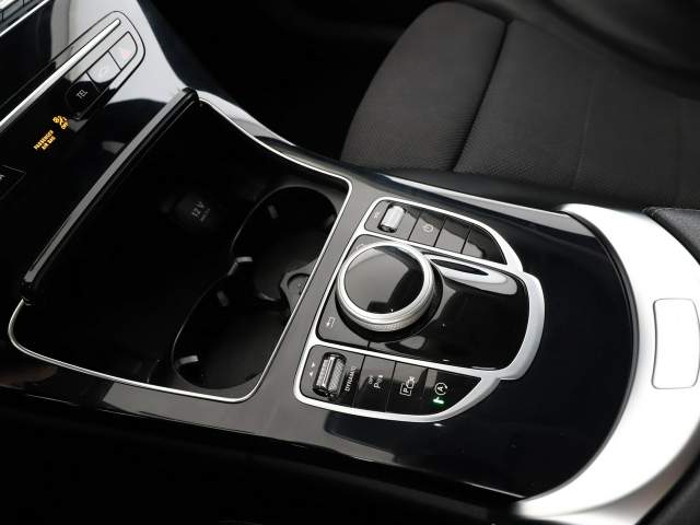 Mercedes-Benz C-Klasa IV (W205) facelifting 2018 — zdjęcie 31