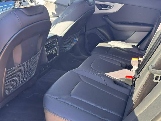 Audi Q8 I (4M) 2023 — zdjęcie 18