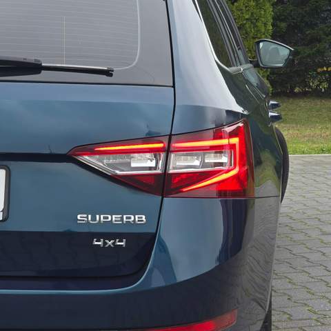 Skoda Superb III 2018 — zdjęcie 19