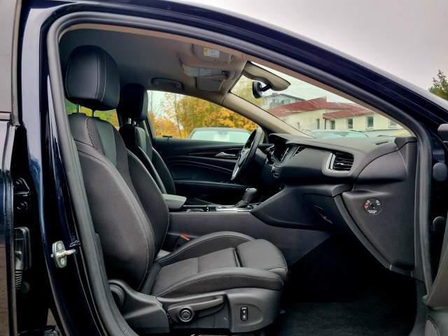 Opel Insignia I facelifting 2017 — zdjęcie 11