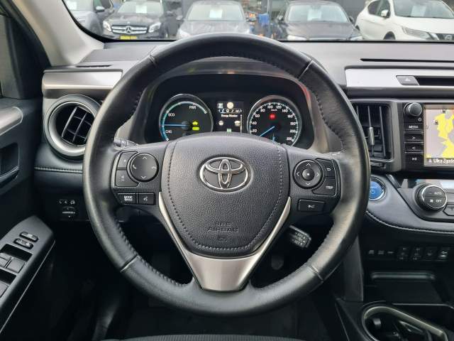 Toyota RAV4 V (XA50) 2018 — zdjęcie 16