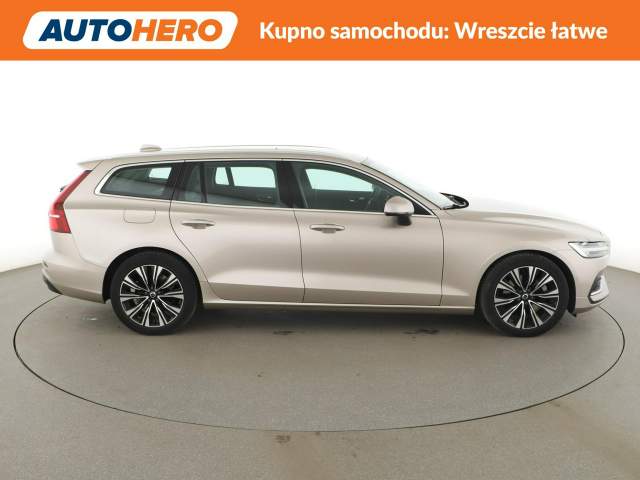 Volvo V60 II 2022 — zdjęcie 9