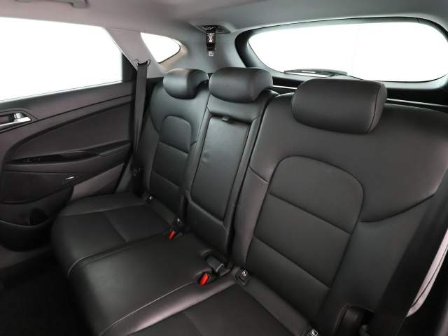 Hyundai Tucson III 2018 — zdjęcie 17