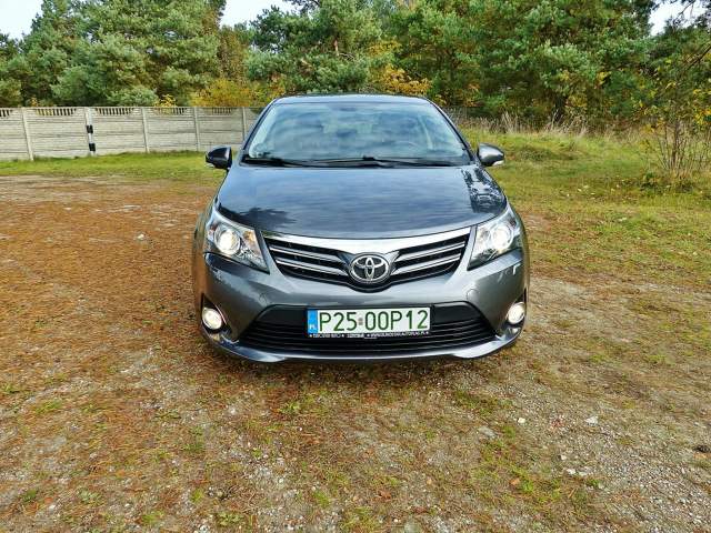Toyota Avensis III facelifting 2013 — zdjęcie 2
