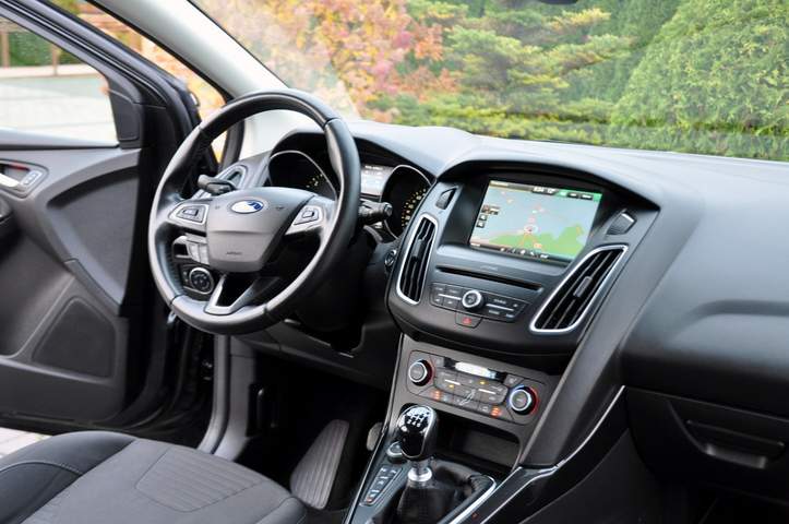Ford Focus III facelifting 2015 — zdjęcie 25