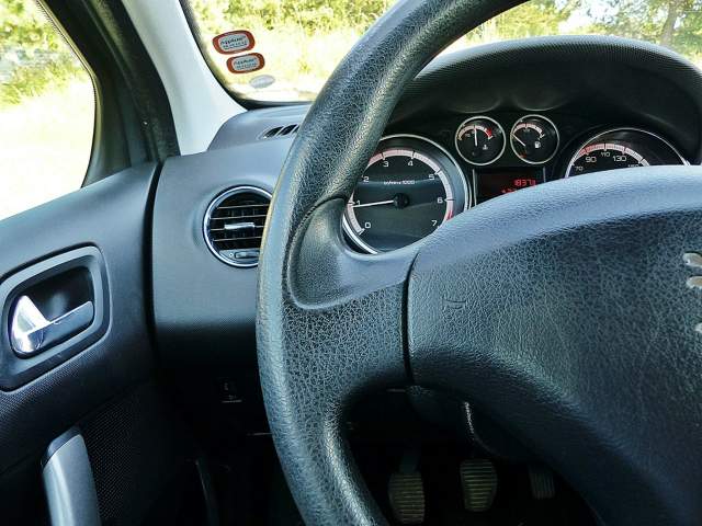 Peugeot 308 I 2010 — zdjęcie 32