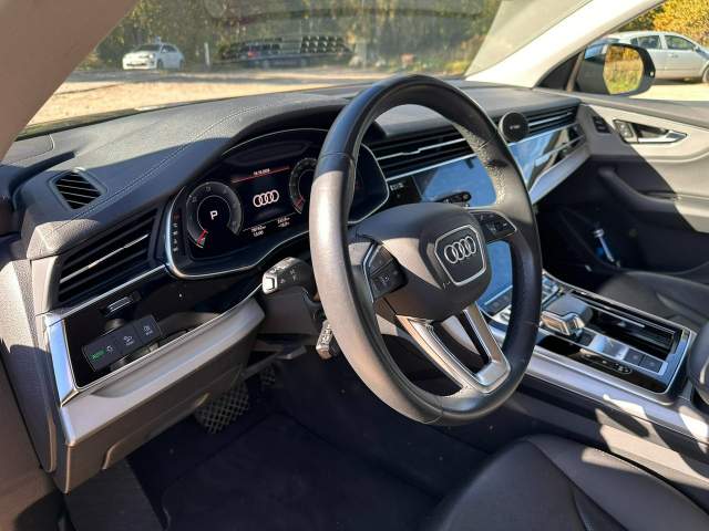 Audi Q8 I (4M) 2023 — zdjęcie 22