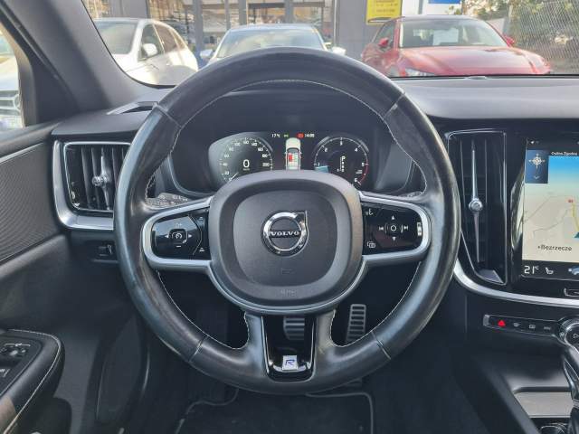 Volvo V60 II 2019 — zdjęcie 18