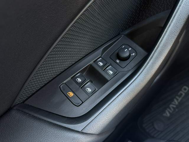 Skoda Octavia III (A7) facelifting 2022 — zdjęcie 27