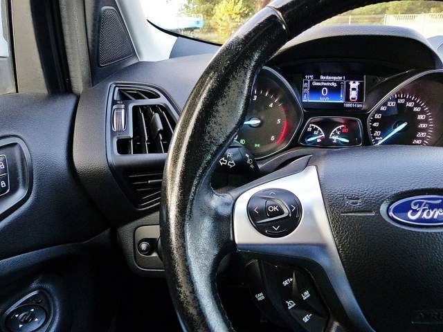 Ford Kuga II facelifting 2016 — zdjęcie 31