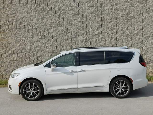 Chrysler Pacifica RU facelifting 2021 — zdjęcie 7