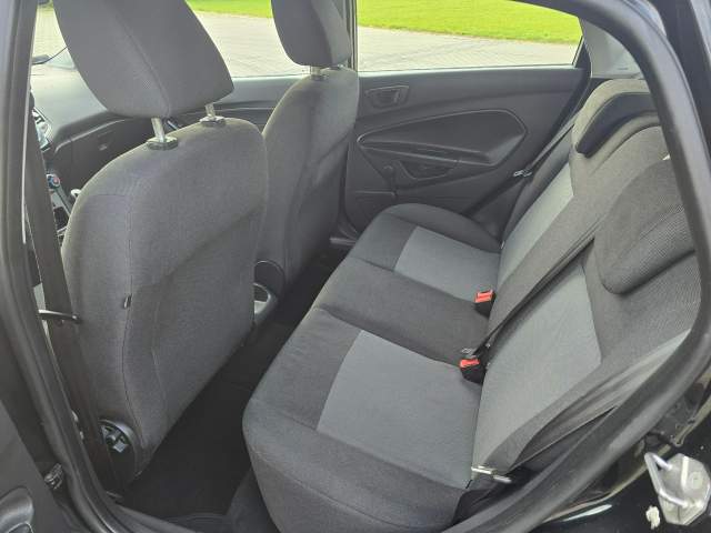 Ford Fiesta Mk6 facelifting 2015 — zdjęcie 17