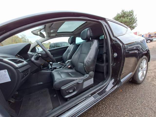Renault Megane III 2009 — zdjęcie 13