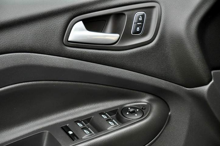 Ford Kuga II facelifting 2017 — zdjęcie 36