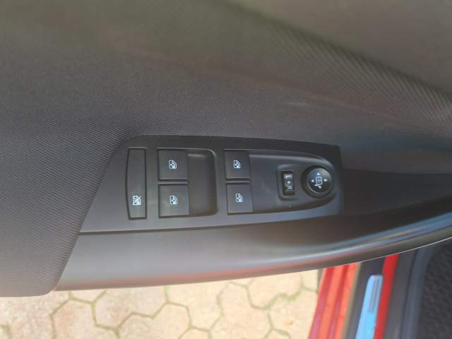 Opel Astra K 2019 — zdjęcie 7