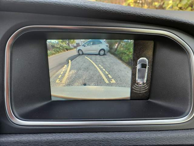 Volvo V40 II 2013 — zdjęcie 16