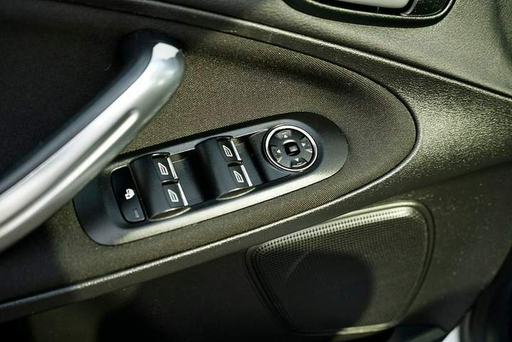 Ford S-MAX I facelifting 2012 — zdjęcie 10