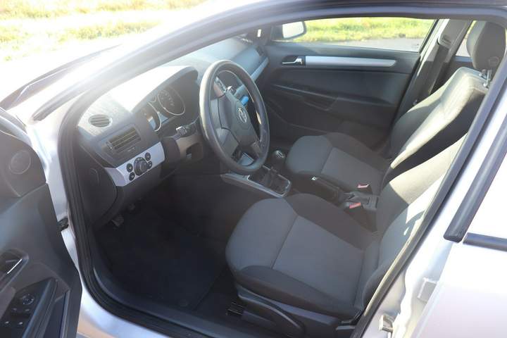 Opel Astra H facelifting 2006 — zdjęcie 18